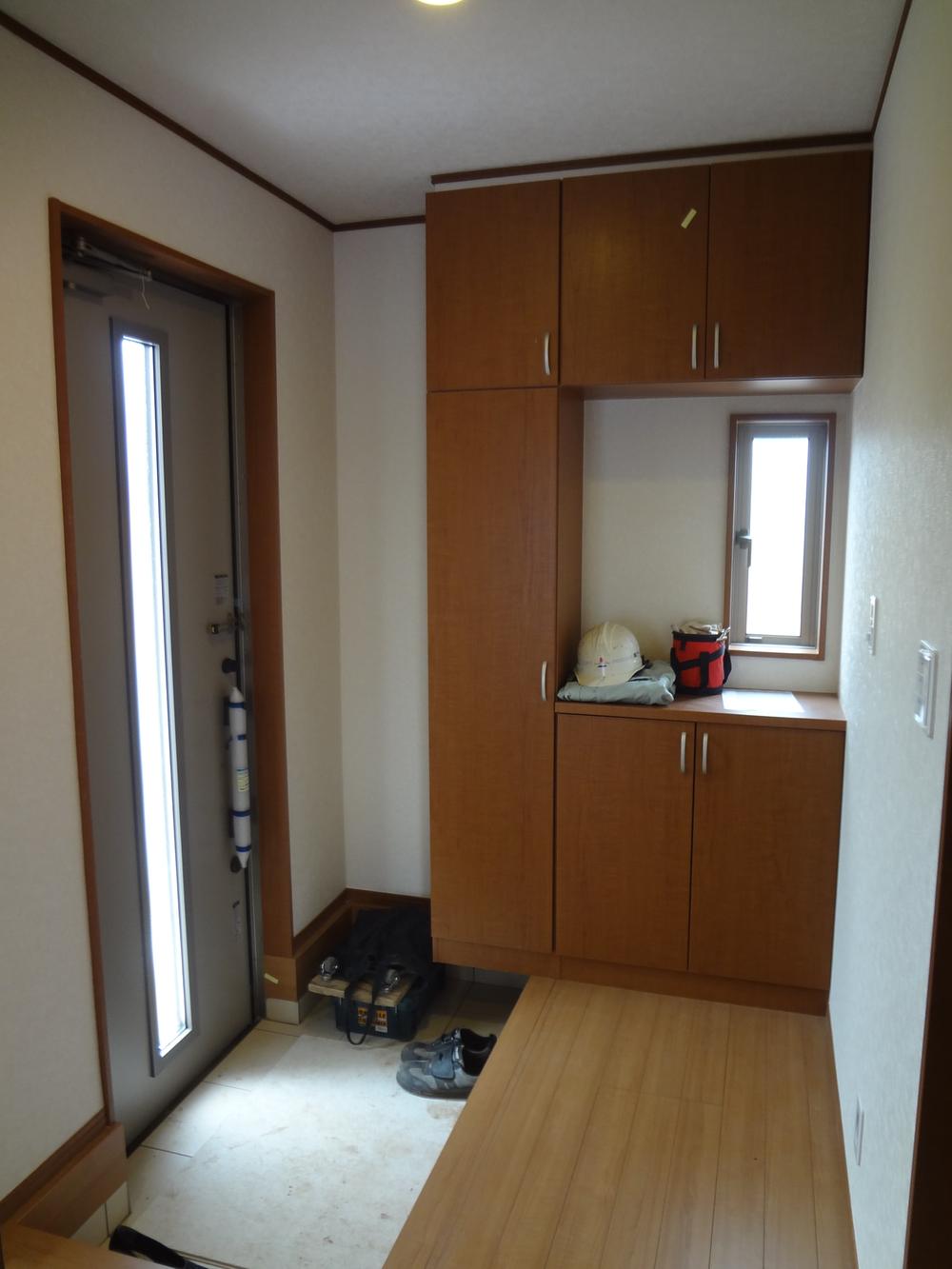 Receipt. 1 Building entrance housing construction example photo