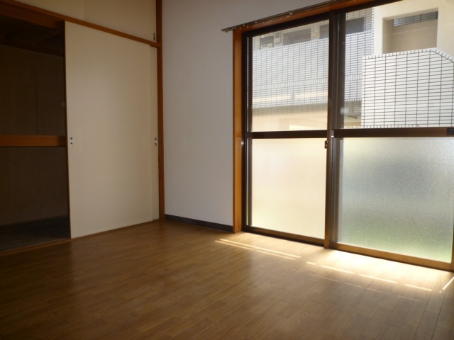 Living and room. There is also a storage!