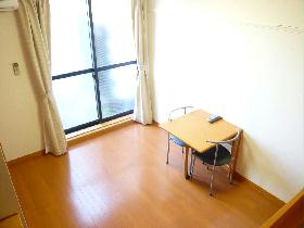 Living and room. Tables and chairs folding ・ It can be stored! 