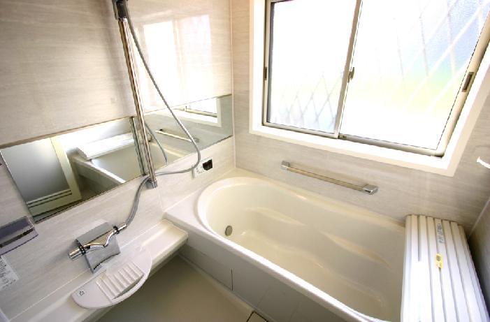 Same specifications photo (bathroom)