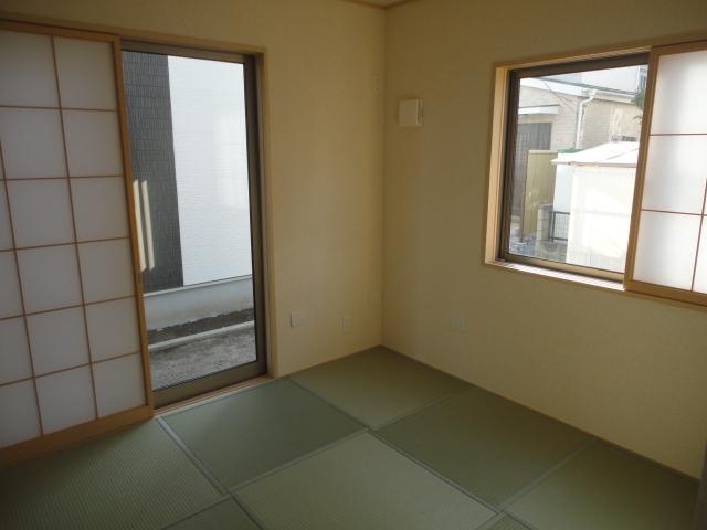 Non-living room.  ◆ Modern Japanese-style Ryukyu tatami-style. 
