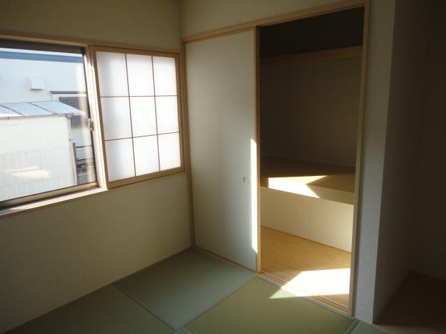 Receipt.  ◆ It is plenty of storage in the Japanese-style room. 