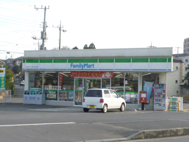 Convenience store. FamilyMart Hakusan 5-chome up (convenience store) 373m