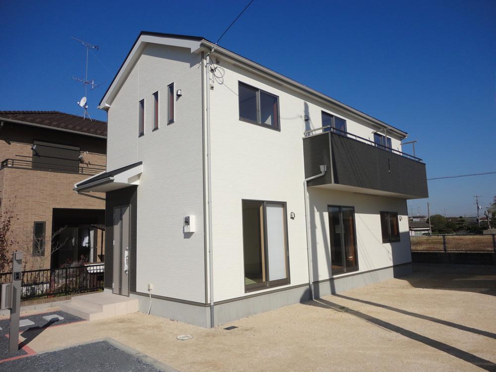 Local appearance photo. Local (11 May 2013) Shooting