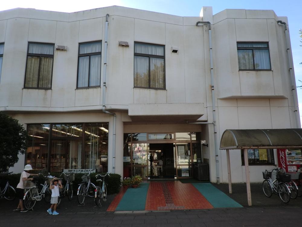 library. 1121m to handle Municipal Togashira community center