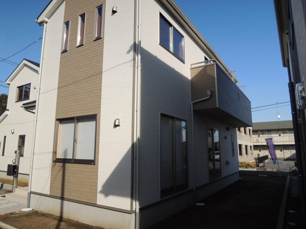 Local appearance photo. Local (11 May 2013) Shooting