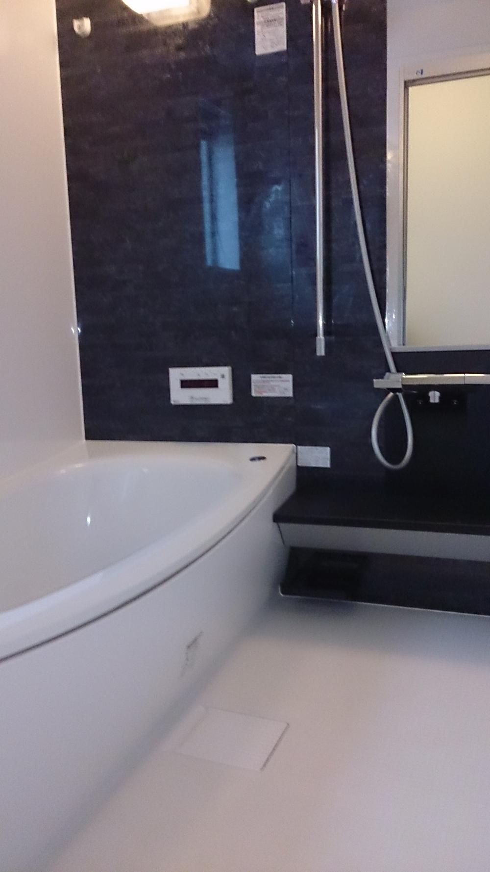 Same specifications photo (bathroom)