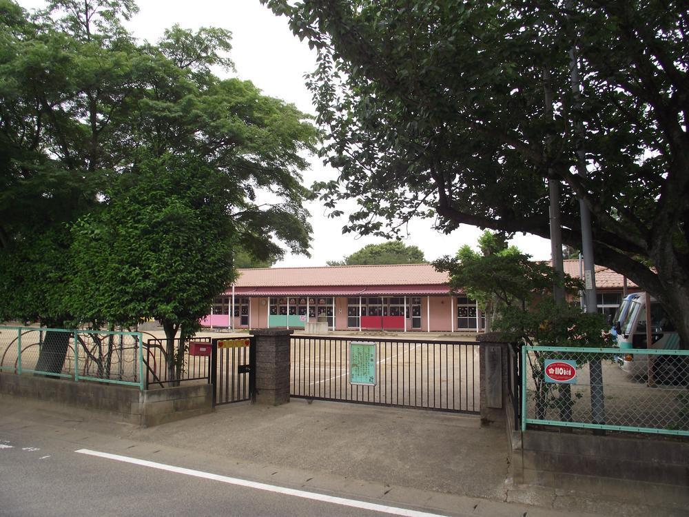 kindergarten ・ Nursery. Azuma to kindergarten 723m