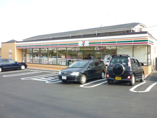 Convenience store. Seven-Eleven handle Hongo 1-chome to (convenience store) 530m