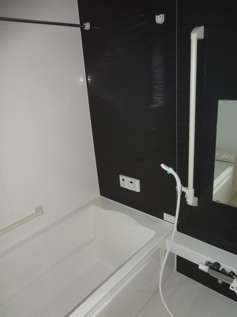 Same specifications photo (bathroom). 9 Building same specification bathroom 