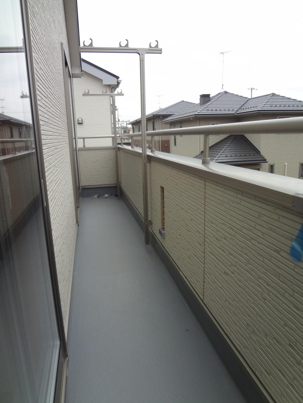 Balcony. 3 Building same specifications balcony