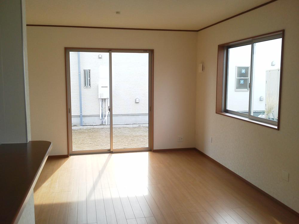 Living. Same specifications