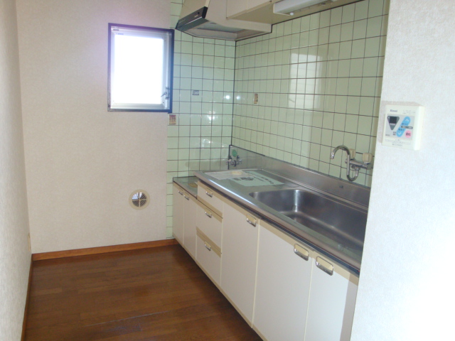 Kitchen. Spacious kitchen