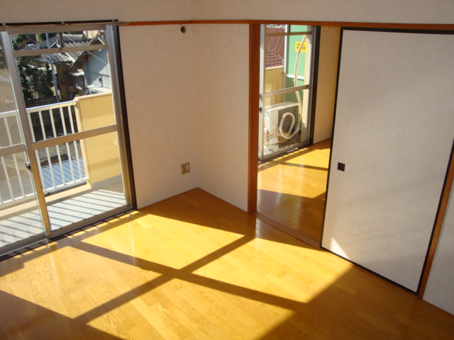 Other room space. Western-style 6 Pledge