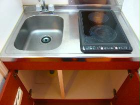 Kitchen. Cleaning is also simple electrical stove 2-neck