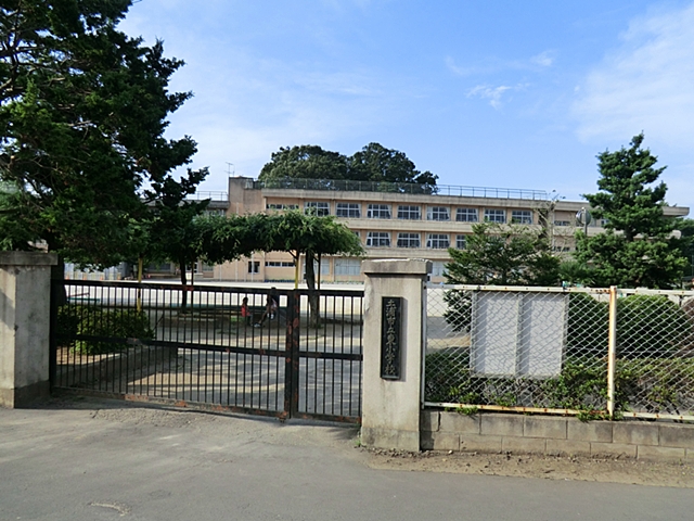 Primary school. 1060m until Tsuchiura Tatsuhigashi elementary school (elementary school)