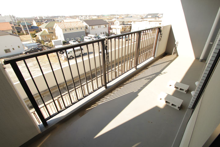 Balcony. Spacious balcony