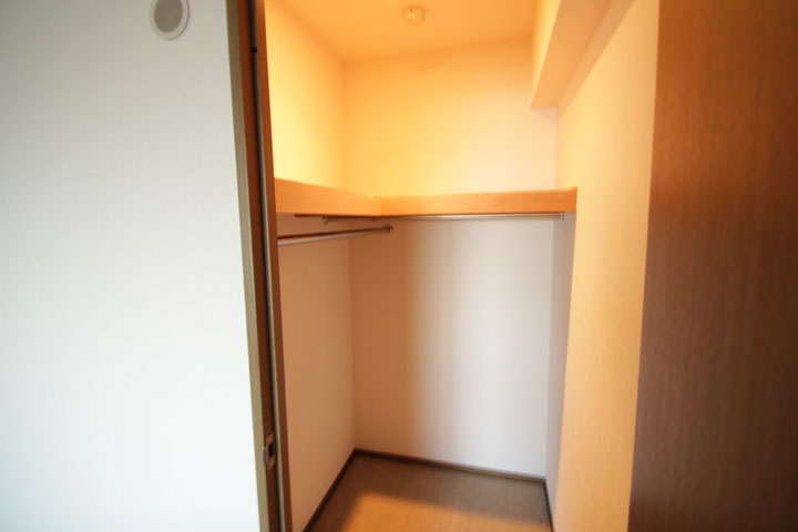 Receipt. Walk-in closet