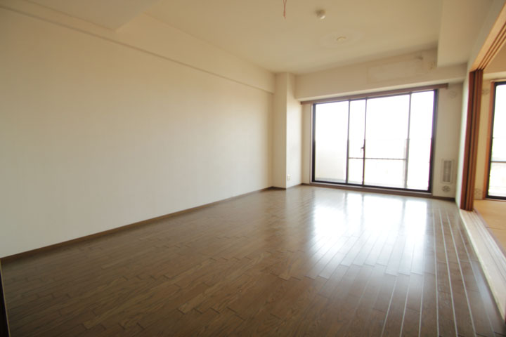 Living and room. LDK10 Pledge