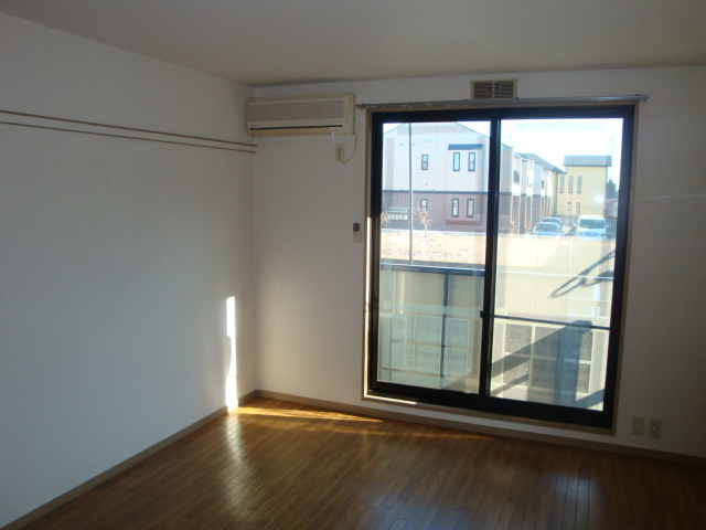Living and room. Western-style 8 pledge
