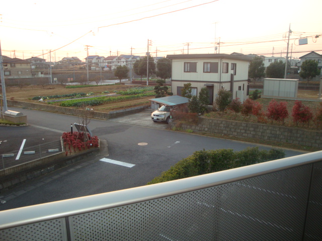 View. South-facing good per yang, A quiet residential area