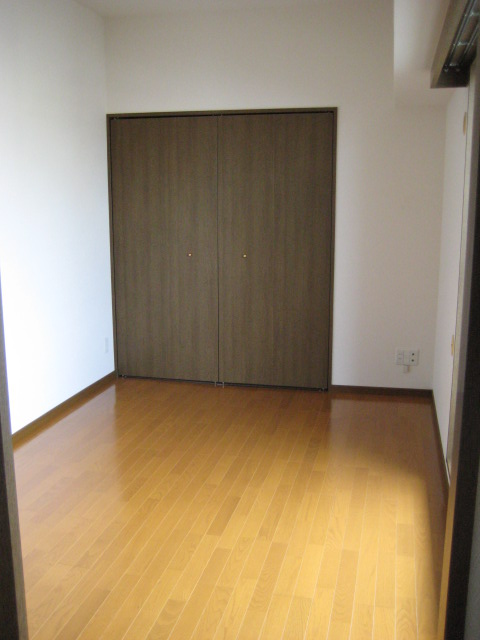 Other room space. Western-style 6.6