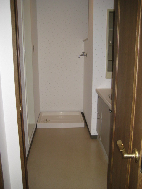 Other room space. Dressing room