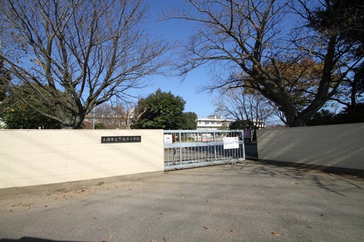 Primary school. 1044m until Tsuchiura Municipal Shimotakatsu Elementary School