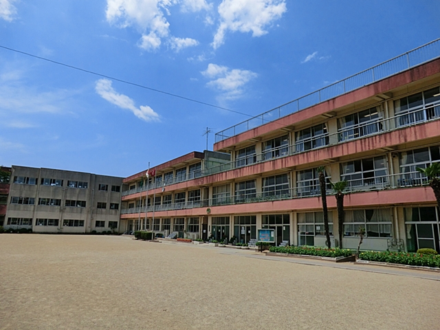 Primary school. 500m to Tsuchiura Municipal Tsuchiura second elementary school (elementary school)