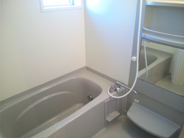 Bath. Hitotsubo bath