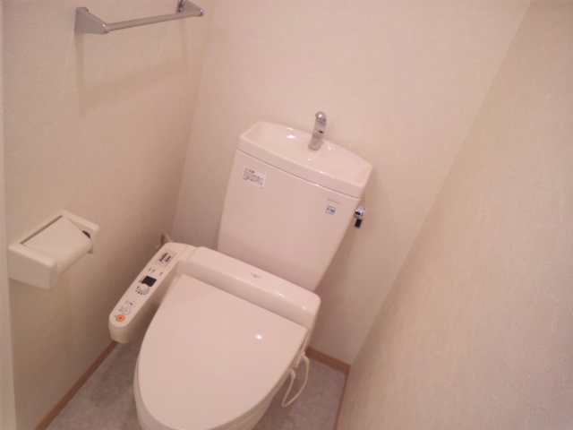 Toilet. Bidet