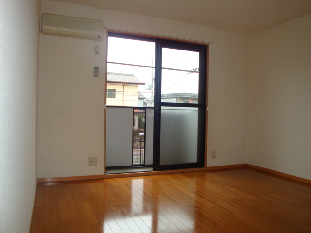 Living and room. Western-style 8 tatami flooring