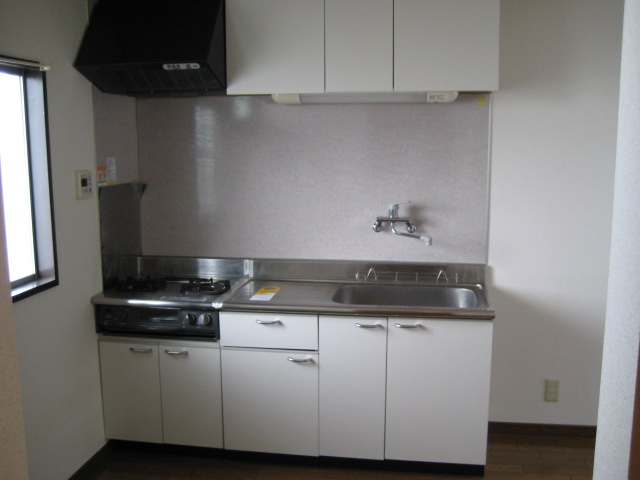 Kitchen. With gas stove