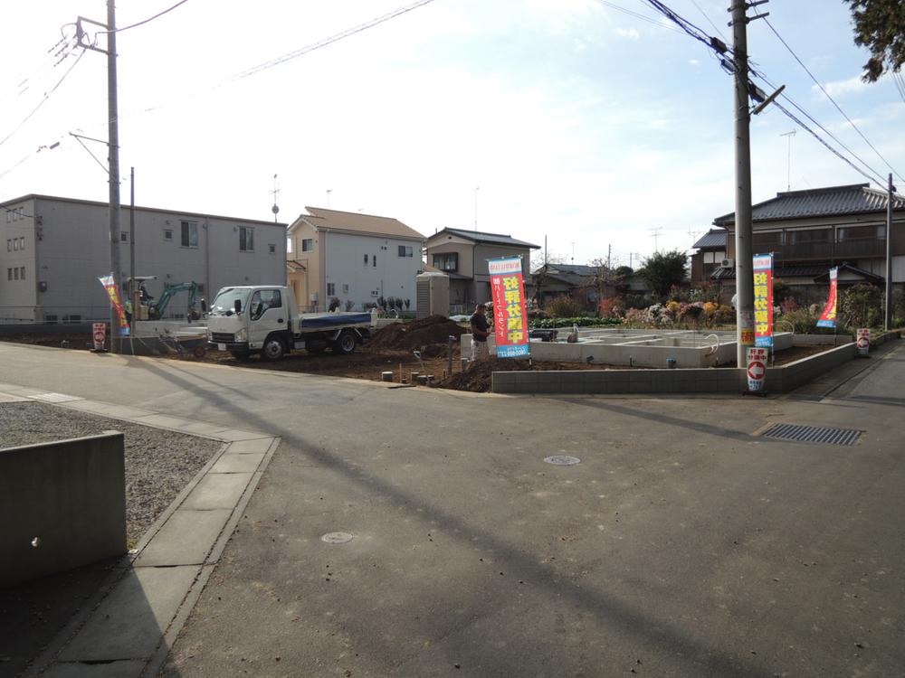 Local photos, including front road. Local (11 May 2013) Shooting