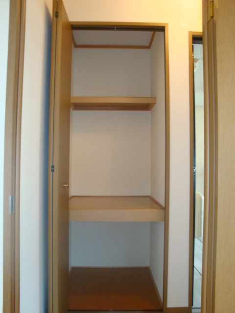 Receipt. Hallway storage