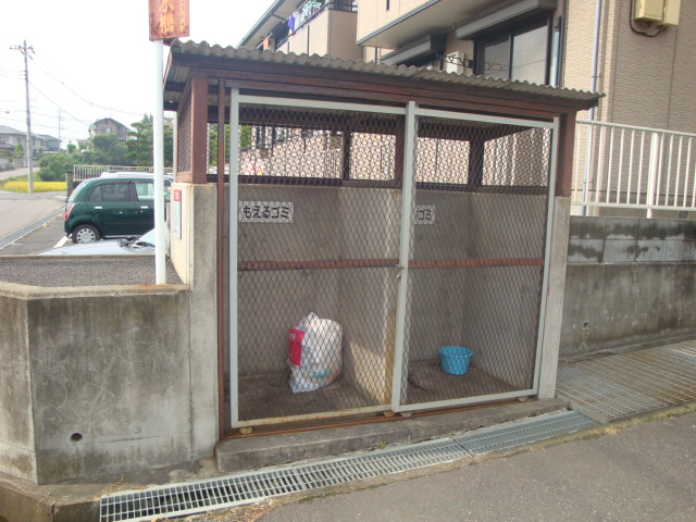 Other common areas. On-site waste yard. 