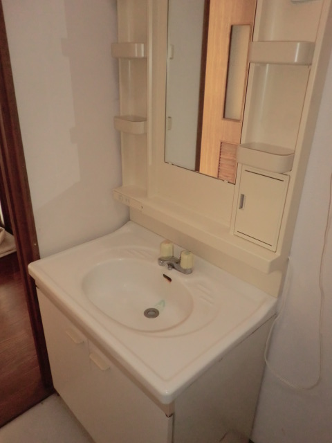 Washroom. Washroom ・ Because a door, Space also satisfactory as dressing room