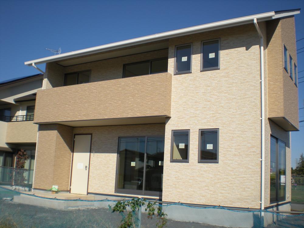 Local appearance photo. Local shooting