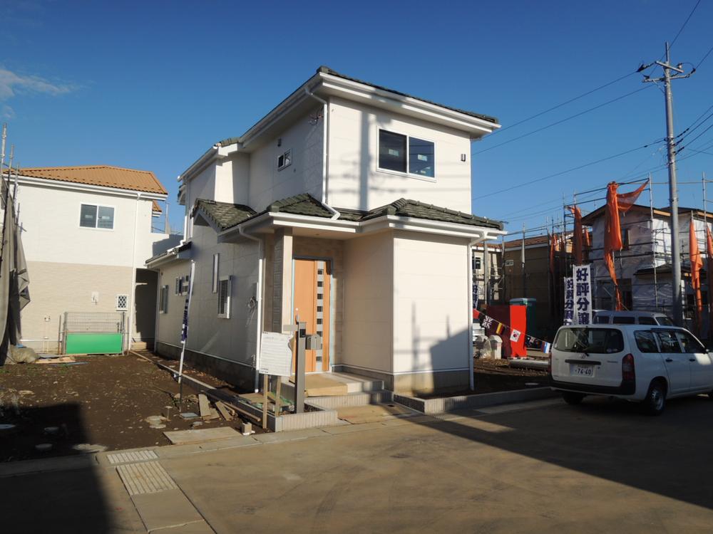 Local appearance photo. Local (11 May 2013) Shooting