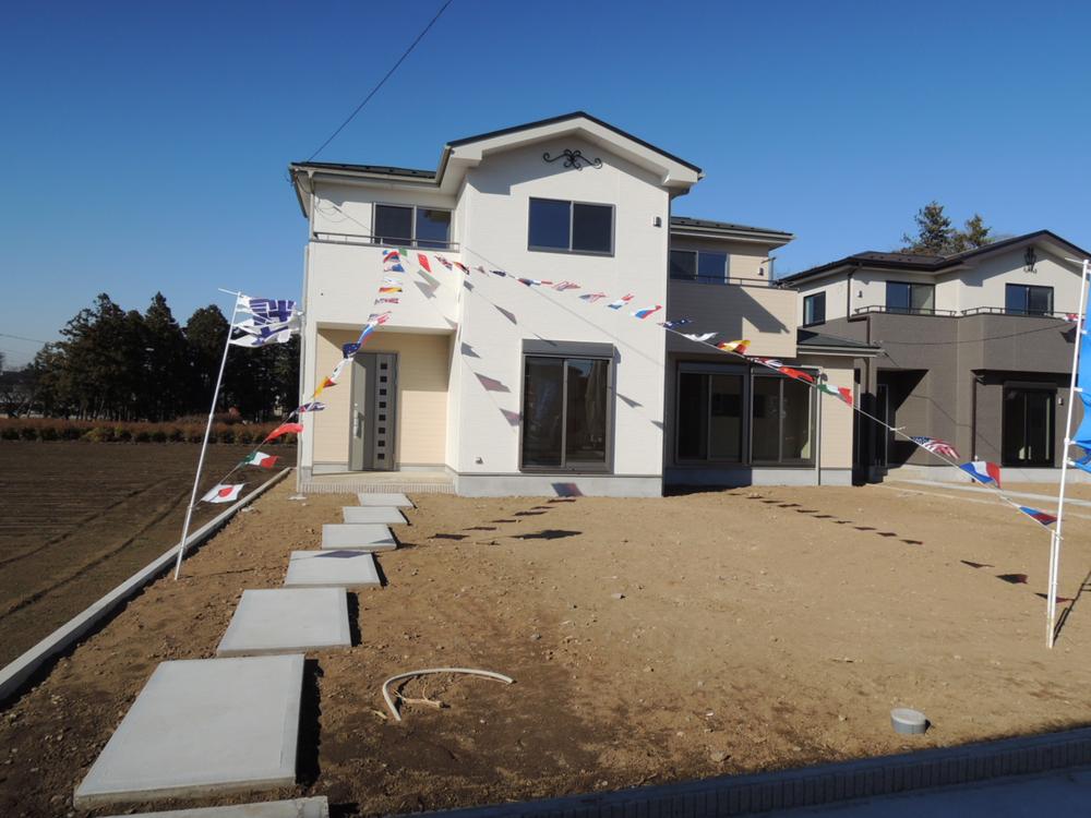 Local appearance photo. Local (12 May 2013) Shooting