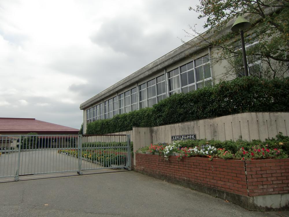 Junior high school. 1926m until Tsuchiura City Tsuwa junior high school