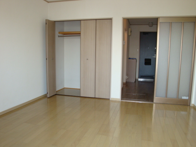 Living and room. Western-style 8 tatami flooring