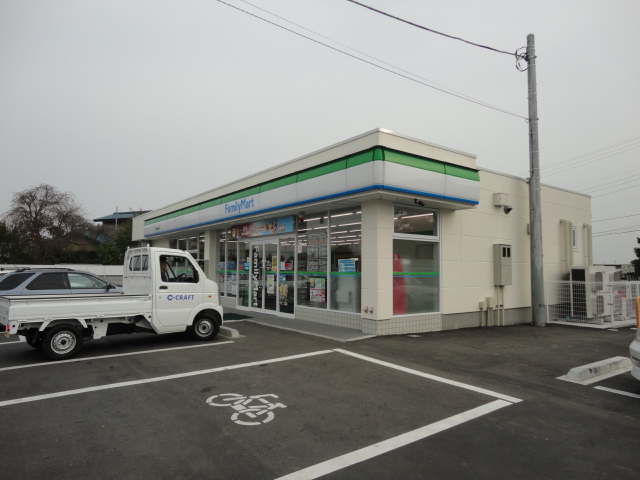 Convenience store. FamilyMart Tsuchiura Oiwada store up (convenience store) 320m
