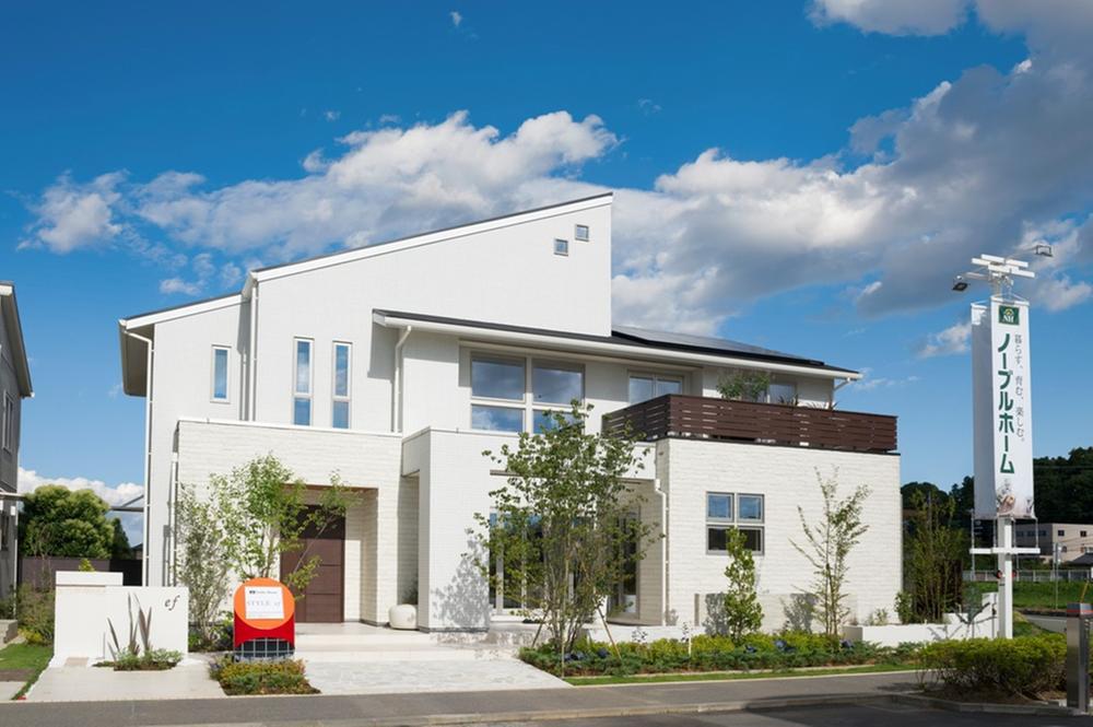 exhibition hall / Showroom. Tsuchiura Exhibition Centre, Tsuchiura ion offers a comprehensive housing exhibition hall of the adjacent.  "live, Bring up, have fun. Theme in the housing and mom café ", House to fulfill a "want" of Mrs. pets corner. 