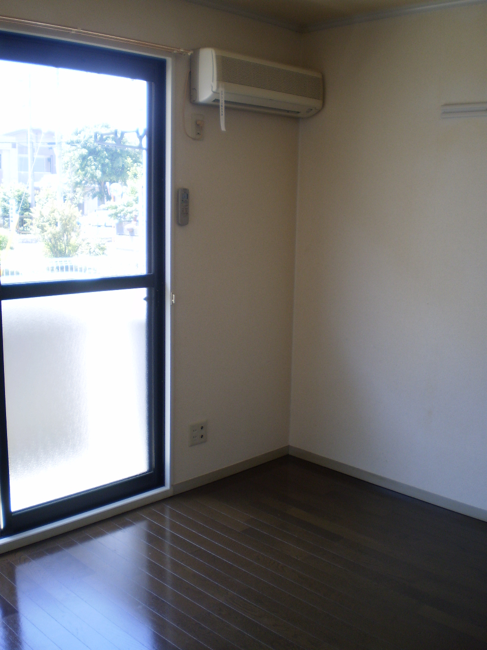 Living and room. Western-style 6 Pledge