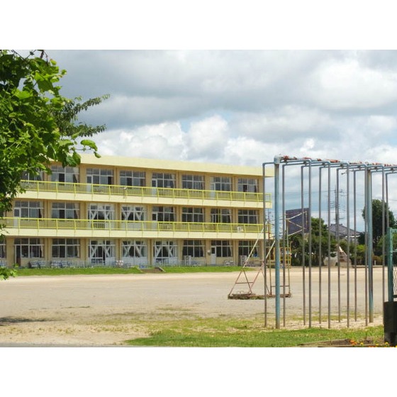 Primary school. 400m until Tsuchiura Tatsunaka village primary school (elementary school)