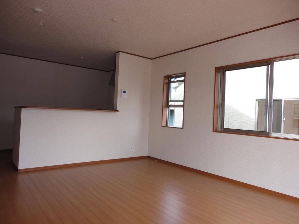 Same specifications photos (living). (1 Building) same specification