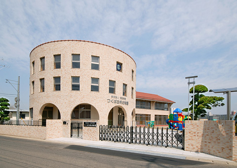 kindergarten ・ Nursery. White sail kindergarten (kindergarten ・ To nursery school) 500m