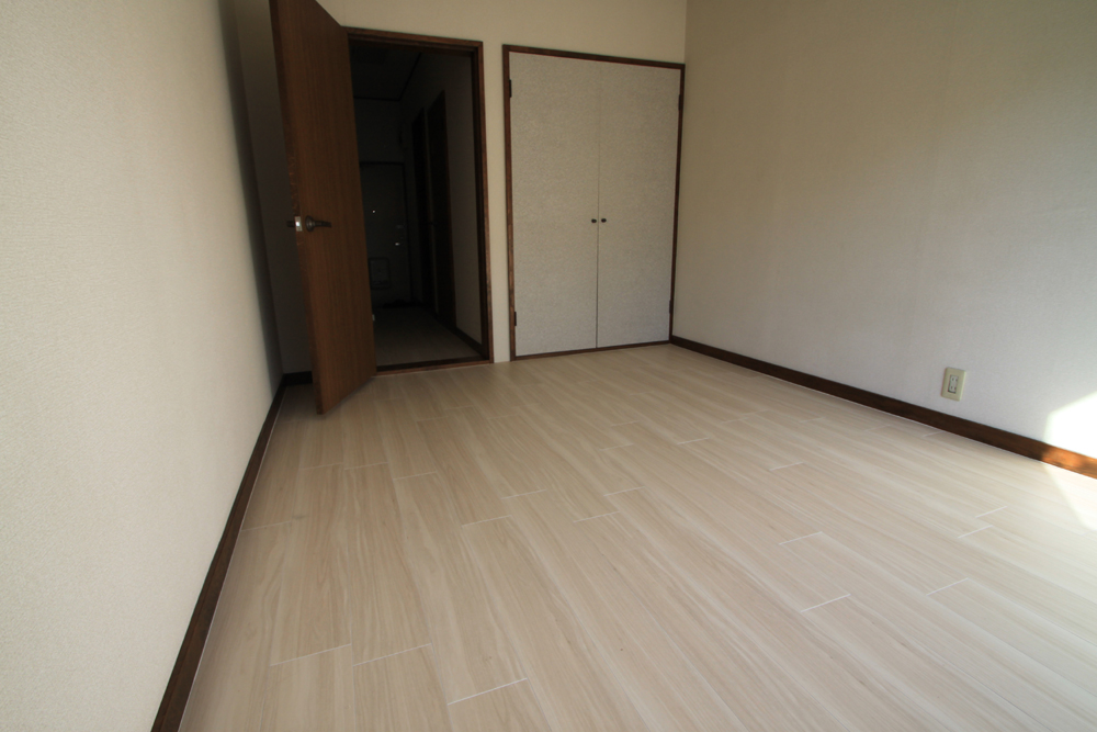 Living and room. It was reform