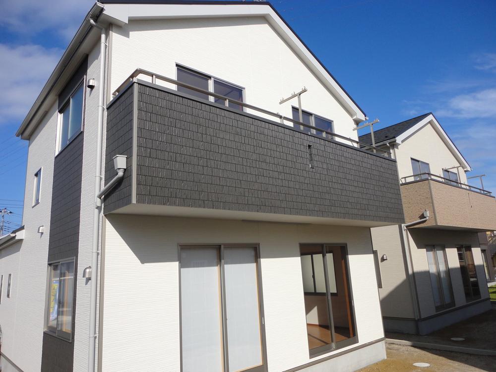 Local appearance photo. Local (10 May 2013) Shooting